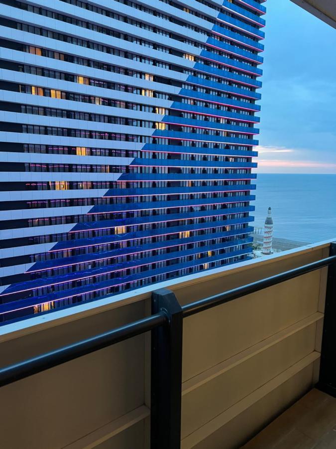 Orbi City Suite Batumi Bagian luar foto