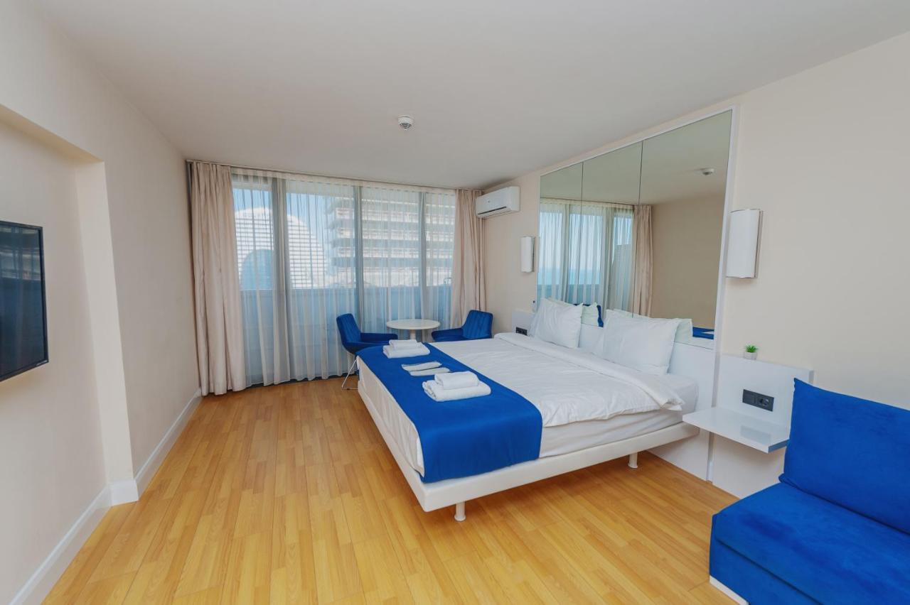 Orbi City Suite Batumi Bagian luar foto