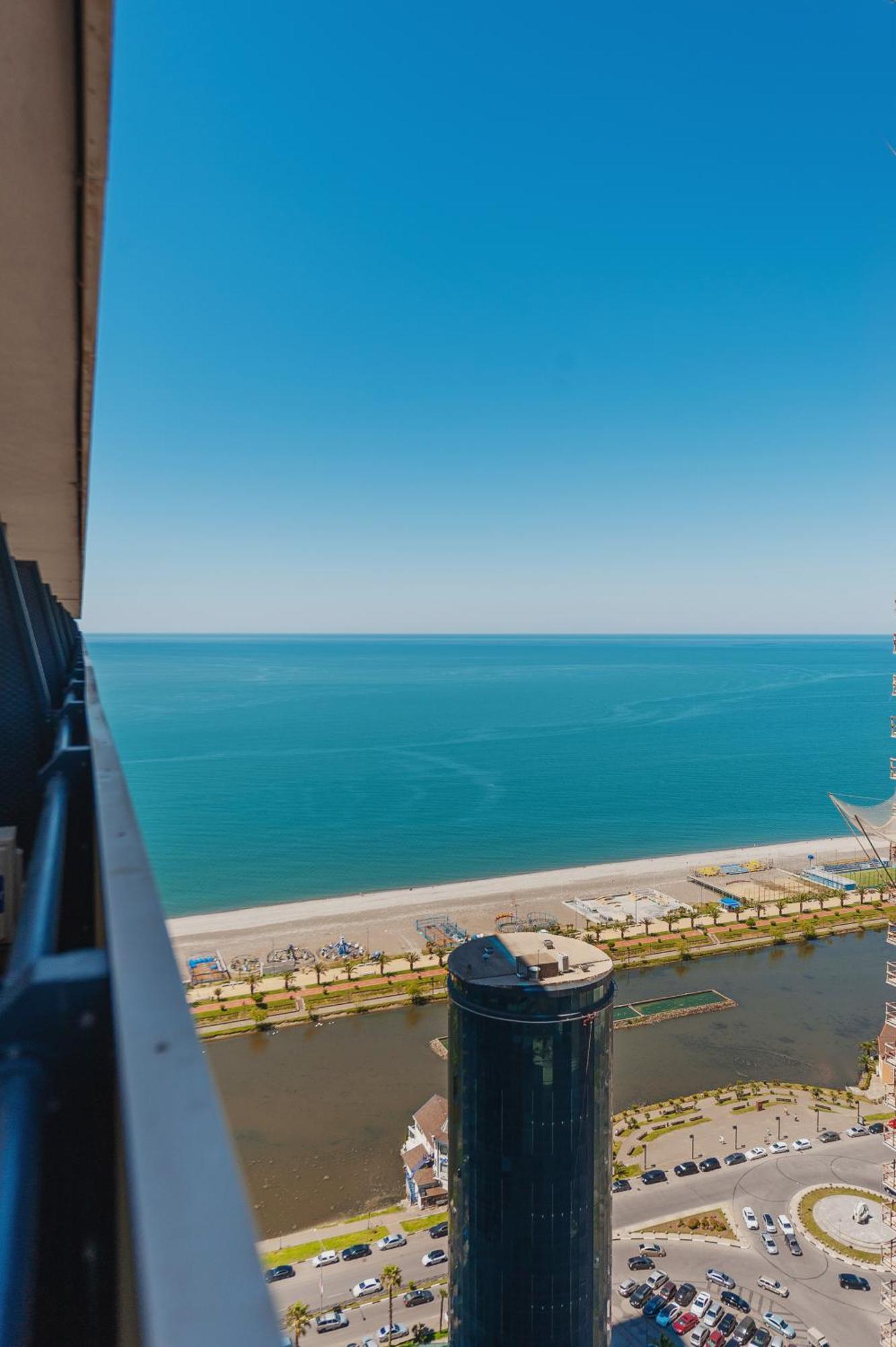 Orbi City Suite Batumi Bagian luar foto