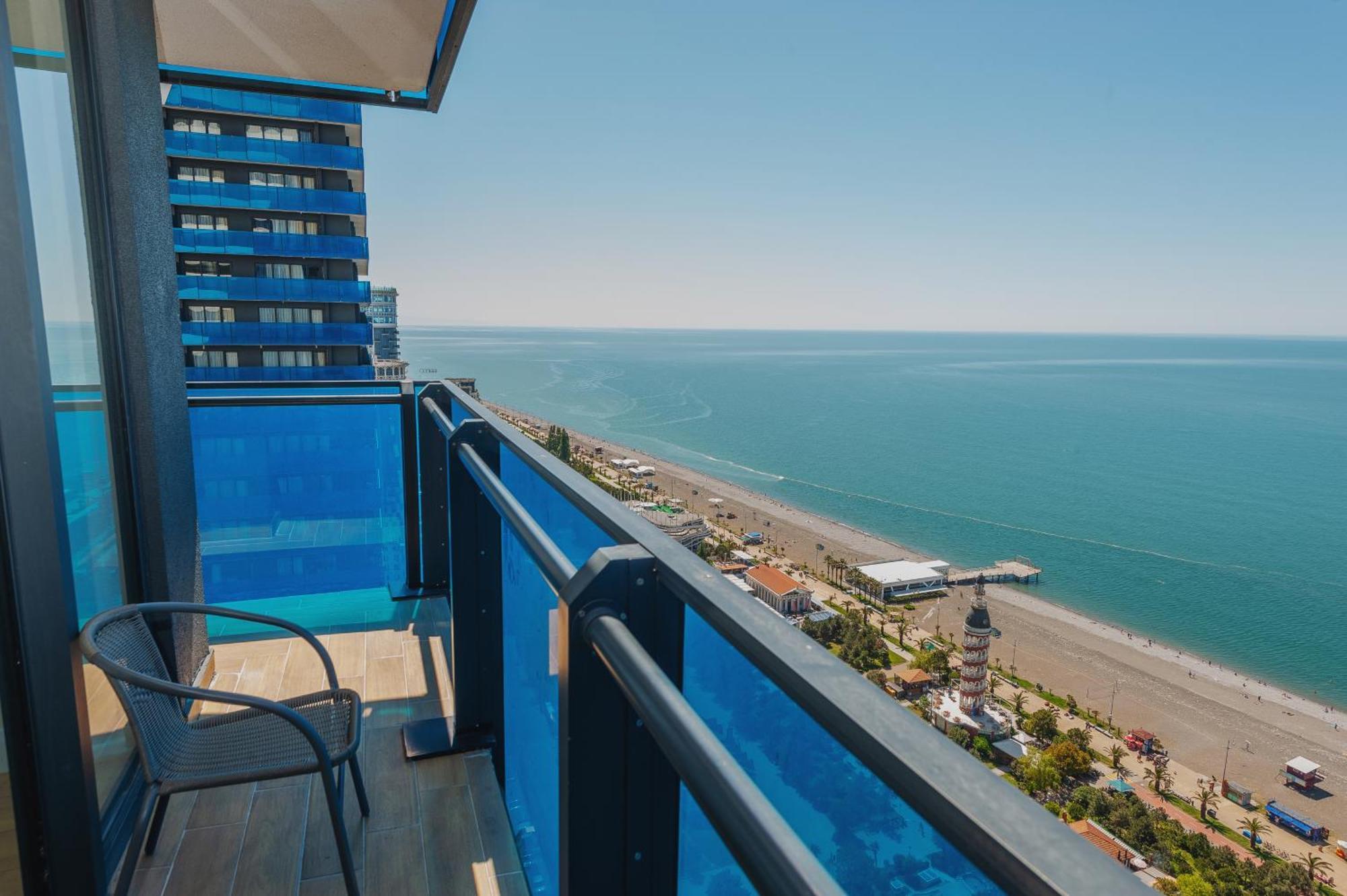 Orbi City Suite Batumi Bagian luar foto