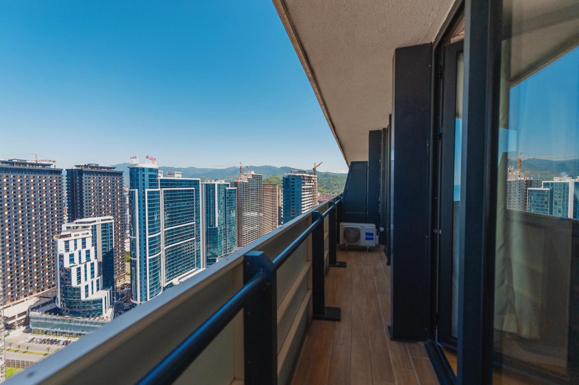 Orbi City Suite Batumi Bagian luar foto