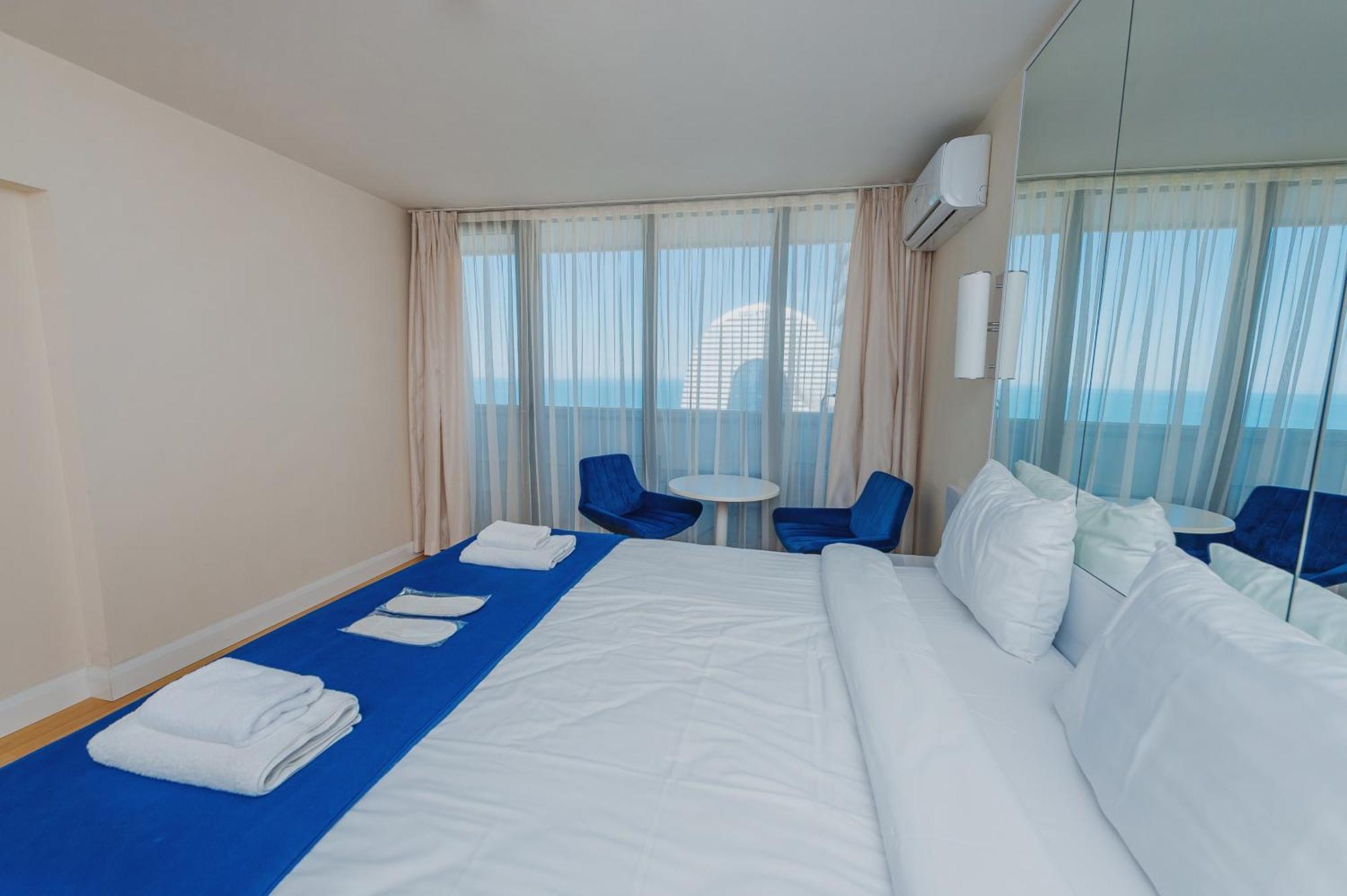 Orbi City Suite Batumi Bagian luar foto