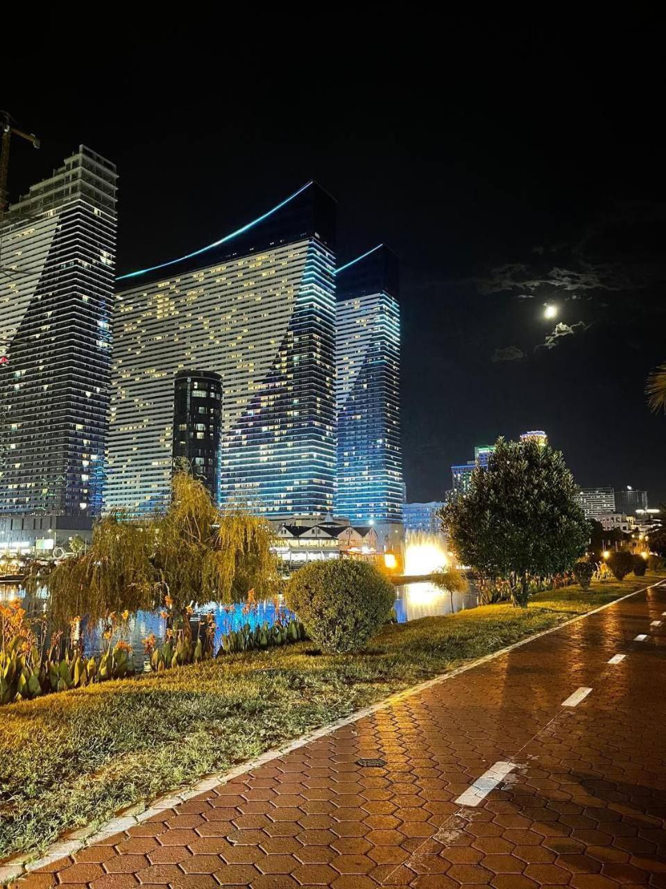 Orbi City Suite Batumi Bagian luar foto