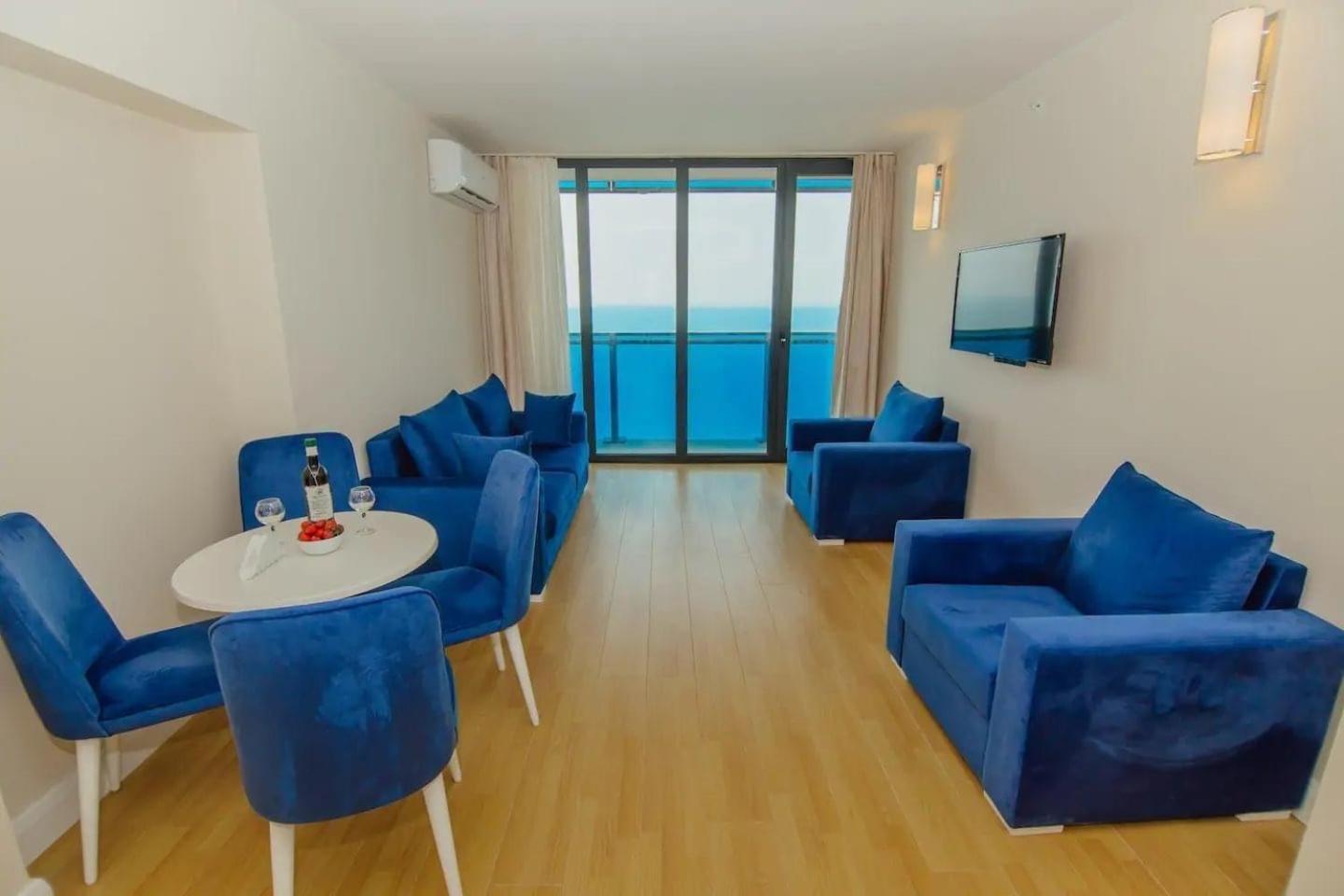 Orbi City Suite Batumi Bagian luar foto